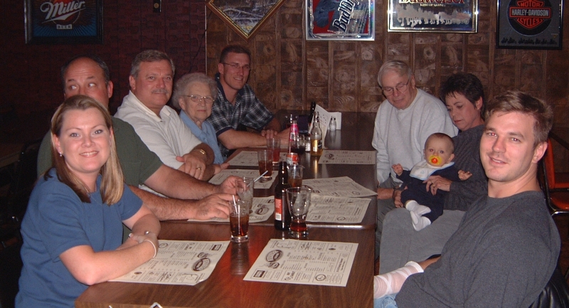 Gramphi Remembered/800x600_2000-10-25-79-Wieczoreks-27th-anniversary.JPG